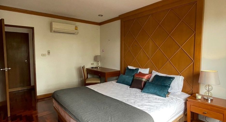 For rent 1 bed condo in Yan Nawa, Bangkok