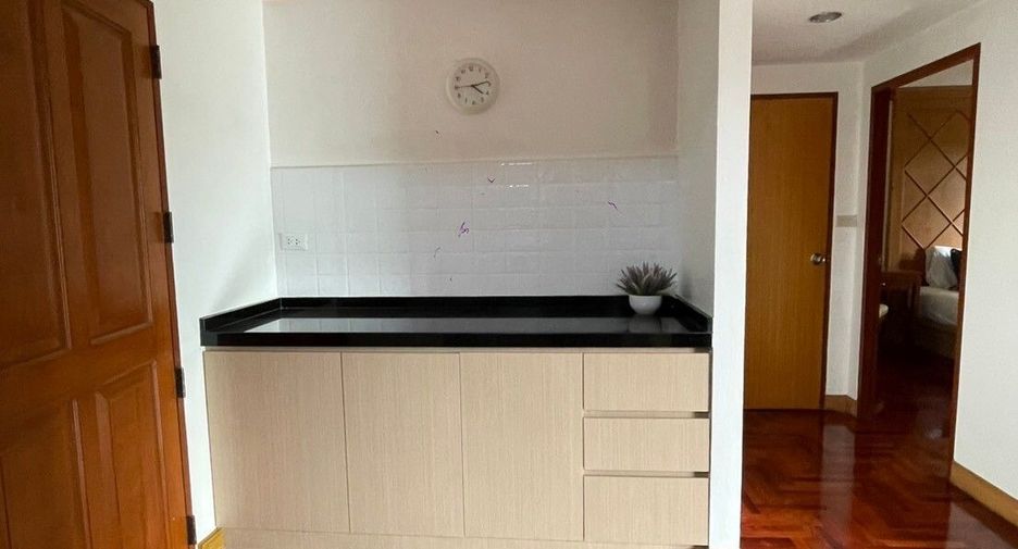 For rent 1 bed condo in Yan Nawa, Bangkok