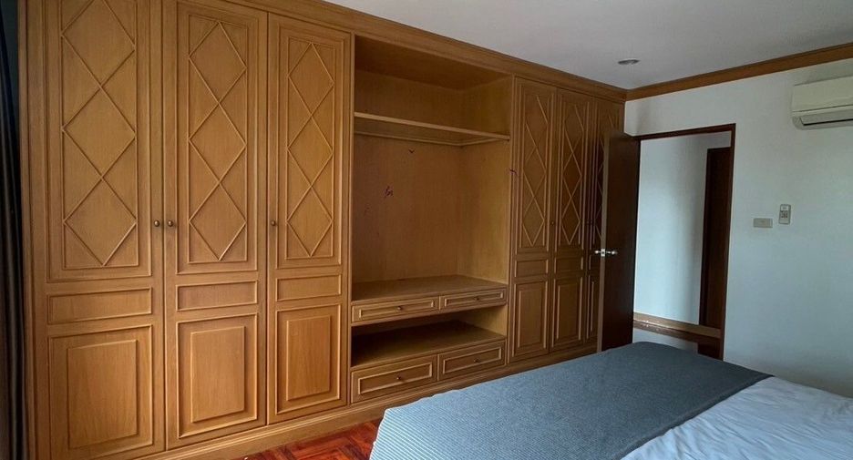 For rent 1 bed condo in Yan Nawa, Bangkok