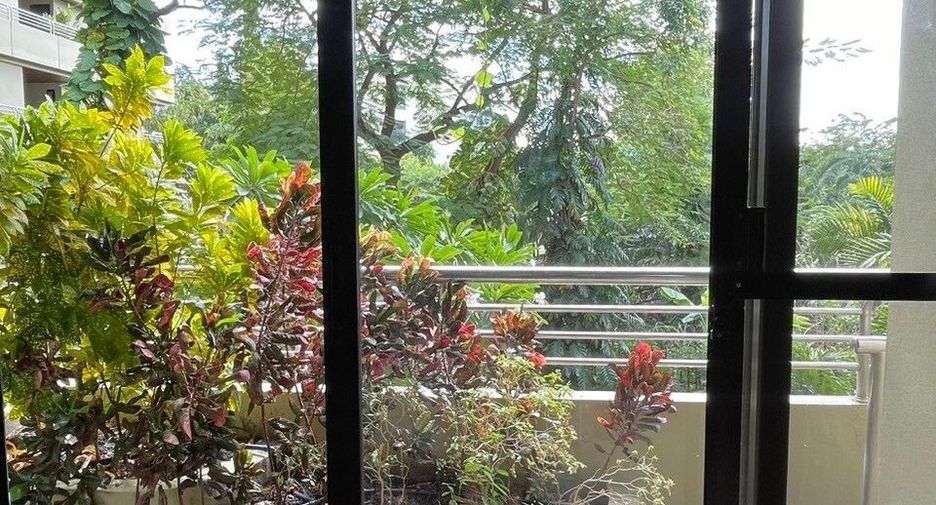 For rent 1 bed condo in Yan Nawa, Bangkok