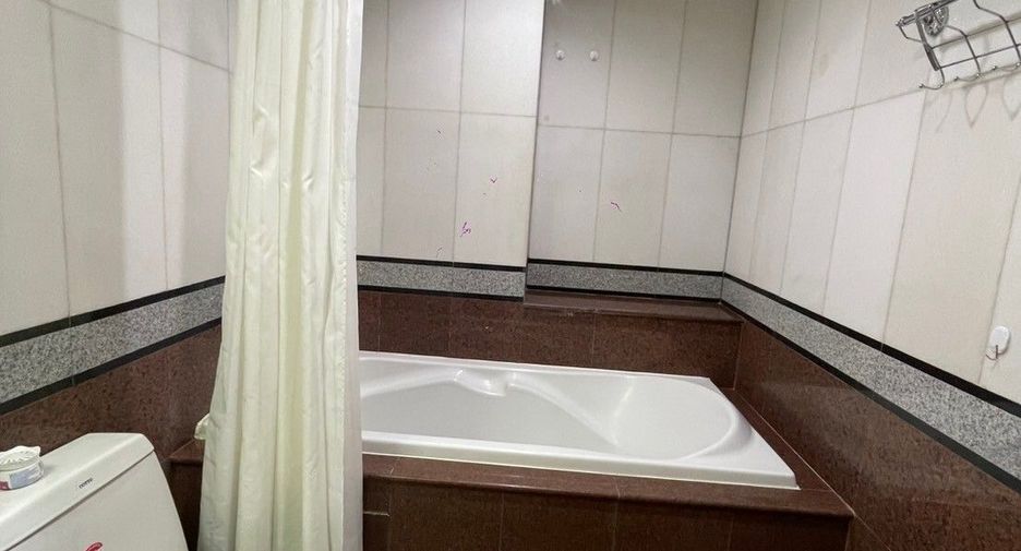 For rent 1 bed condo in Yan Nawa, Bangkok