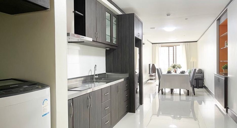 For rent 2 bedrooms condo in Watthana, Bangkok