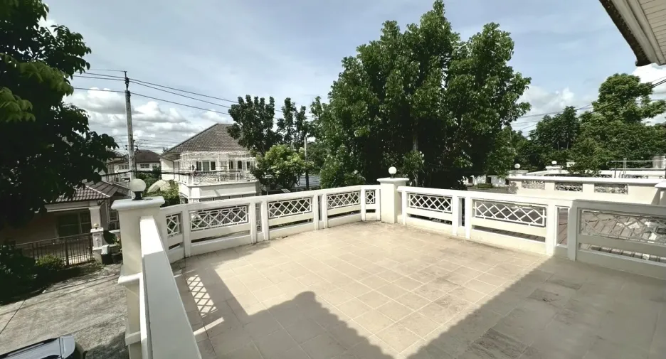 For rent 4 bedrooms house in Lat Krabang, Bangkok