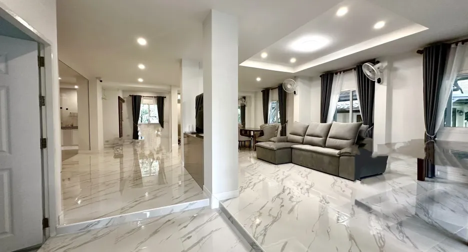 For rent 4 bedrooms house in Lat Krabang, Bangkok