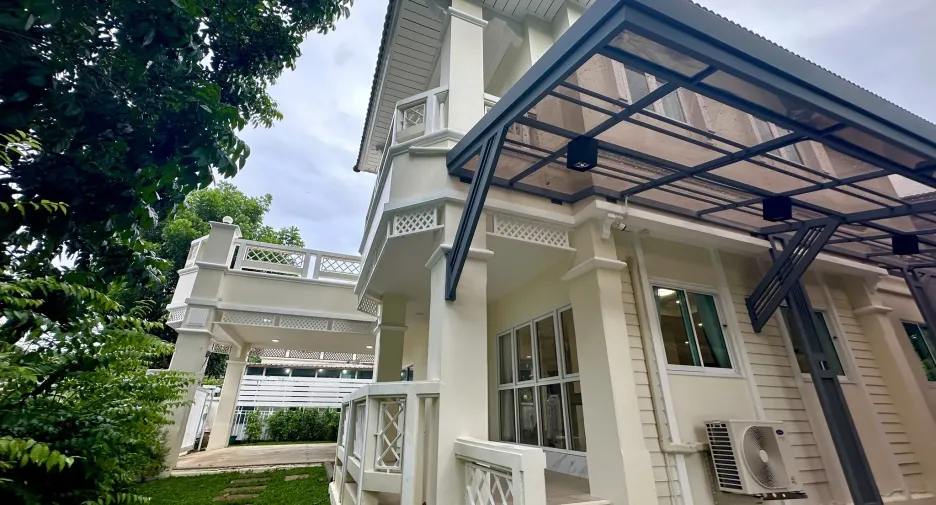 For rent 4 bedrooms house in Lat Krabang, Bangkok