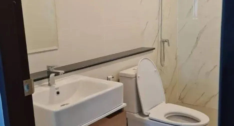 Аренда 3 спальни дом в Пхра Кханонг, Бангкок