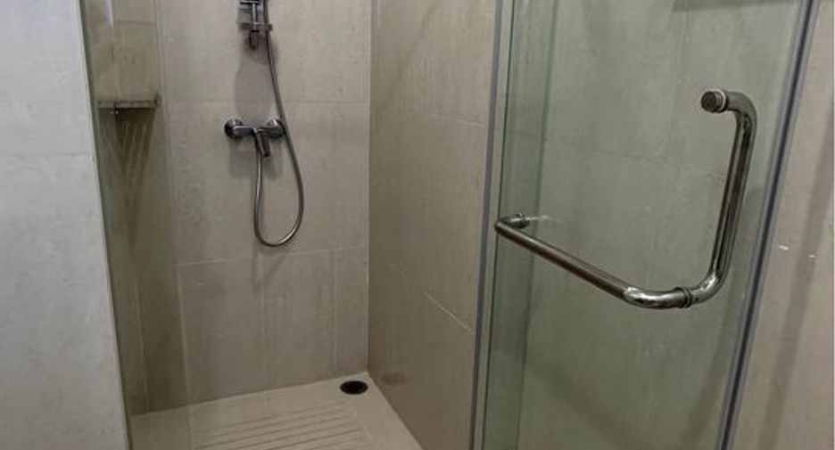 For rent 2 bedrooms condo in Pathum Wan, Bangkok
