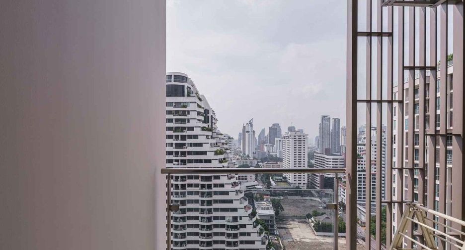 For rent 2 bedrooms condo in Watthana, Bangkok