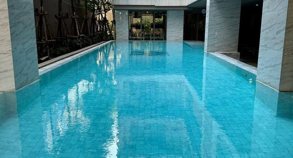 For rent 2 bedrooms condo in Pathum Wan, Bangkok