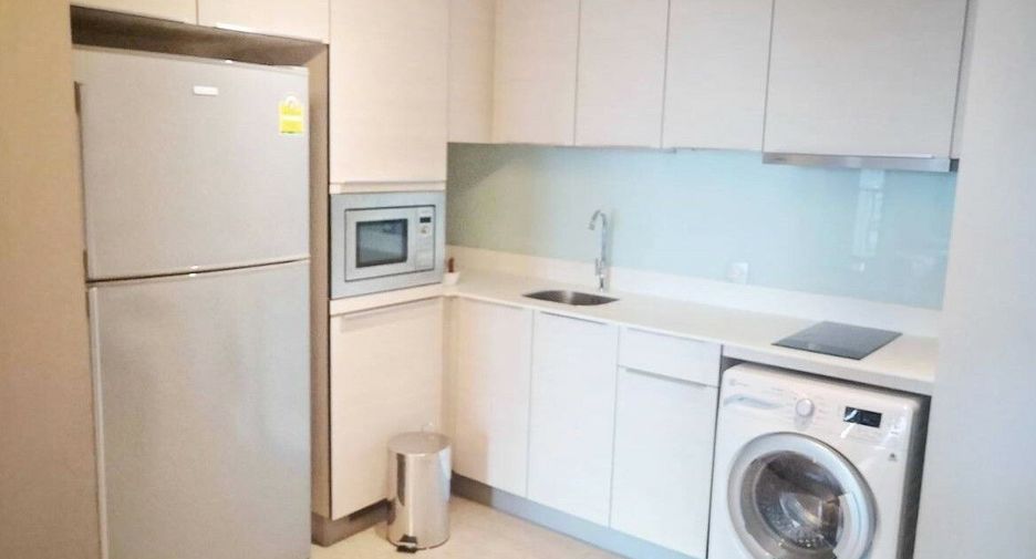 For rent 2 bedrooms condo in Watthana, Bangkok