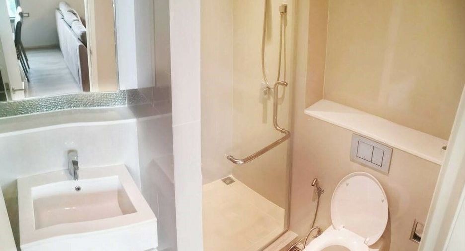 For rent 2 bedrooms condo in Watthana, Bangkok
