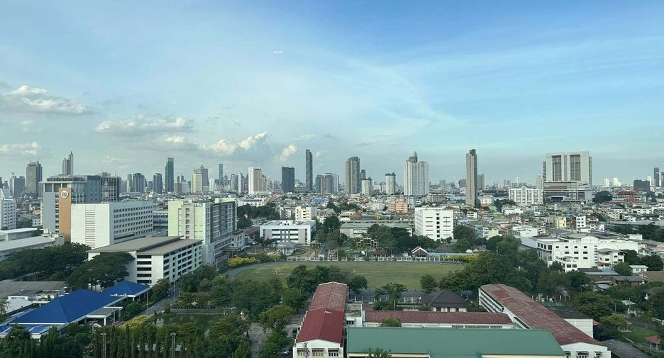 For rent 2 bedrooms condo in Thon Buri, Bangkok