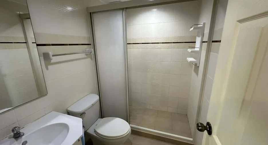 For rent 2 bedrooms condo in Thon Buri, Bangkok
