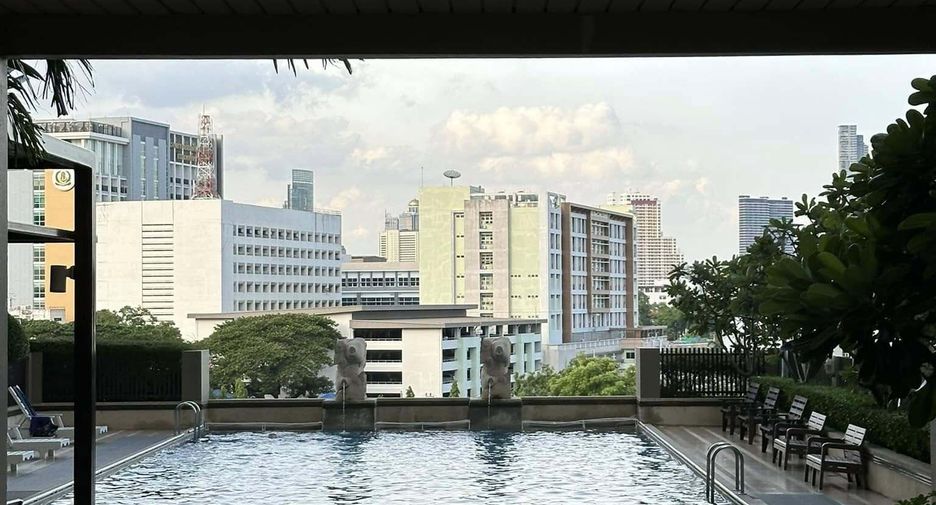 For rent 2 bedrooms condo in Thon Buri, Bangkok
