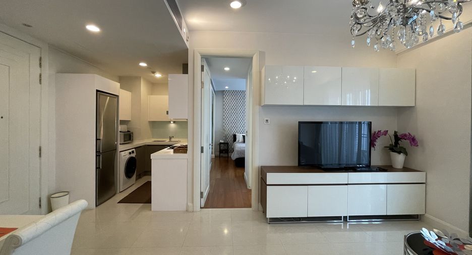 For rent 2 bedrooms condo in Pathum Wan, Bangkok
