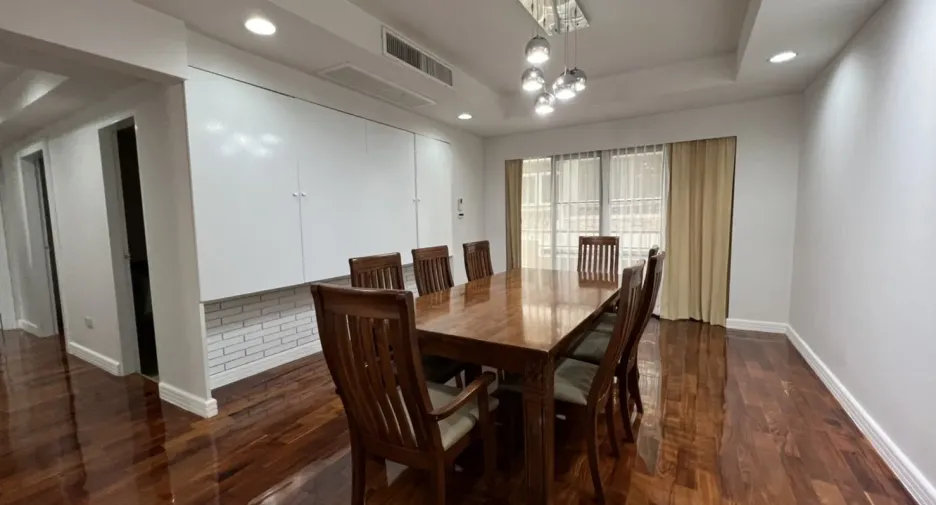 Apartment zur Miete mit 3 Zimmer in Khlong Toei, Bangkok