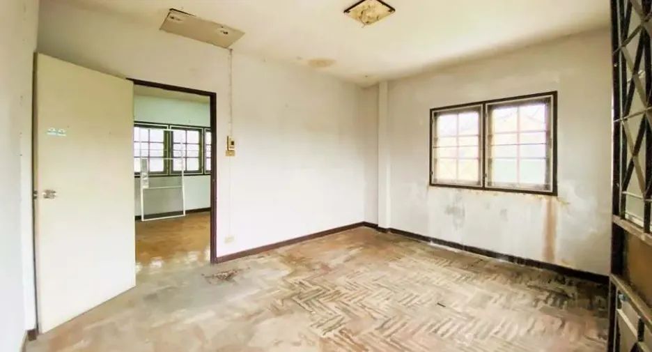 Casa adosada en alquiler de 7 habitaciones en Phra Khanong, Bangkok