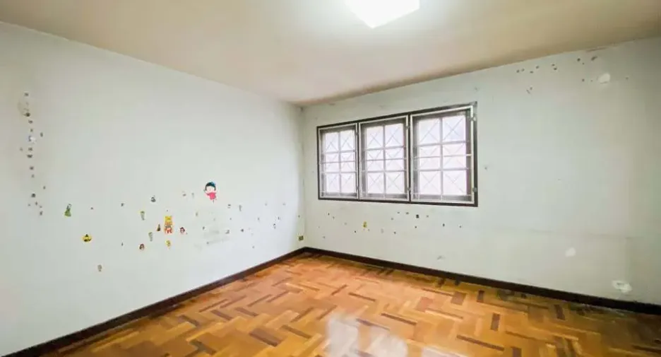 Casa adosada en alquiler de 7 habitaciones en Phra Khanong, Bangkok