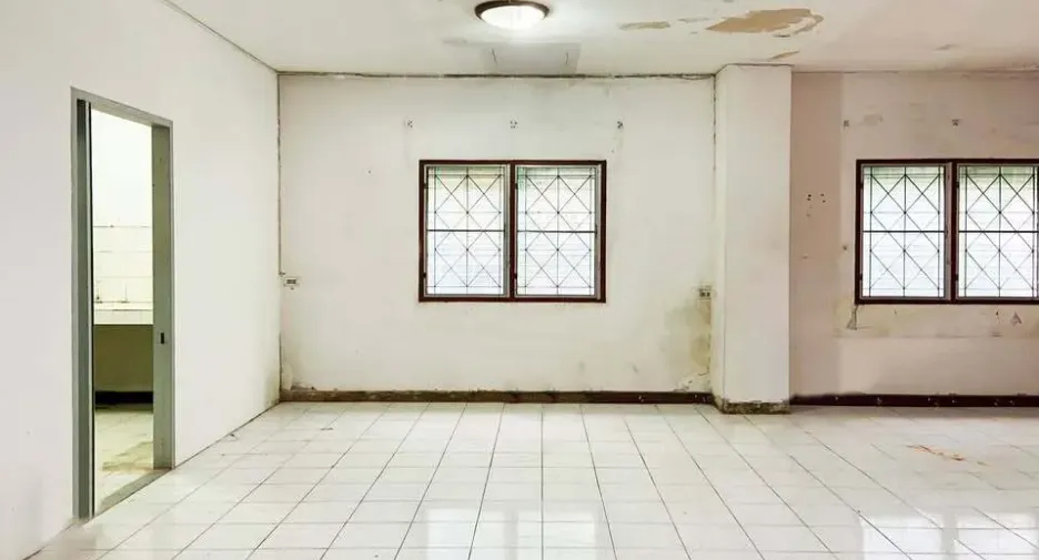 Casa adosada en alquiler de 7 habitaciones en Phra Khanong, Bangkok