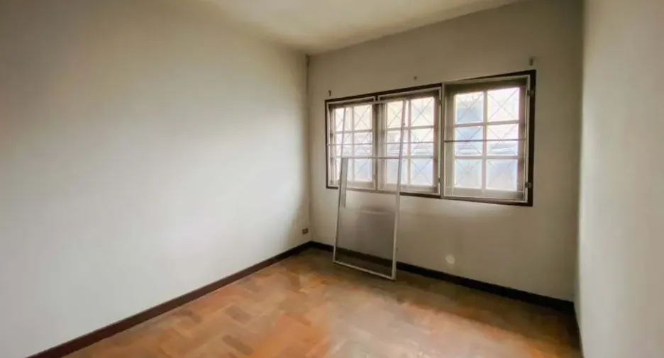 Casa adosada en alquiler de 7 habitaciones en Phra Khanong, Bangkok