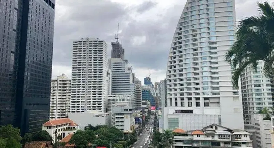 For rent 2 bedrooms condo in Khlong Toei, Bangkok
