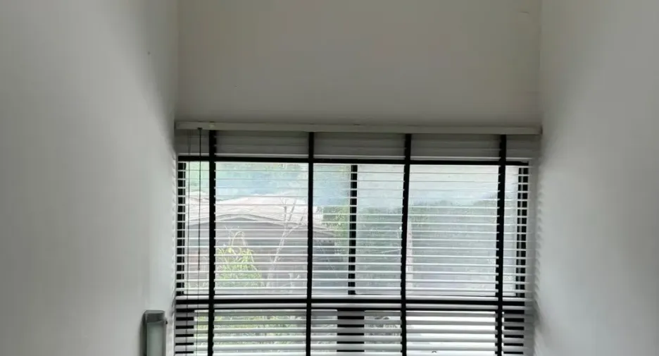 Casa adosada en alquiler de 3 habitaciones en Suan Luang, Bangkok