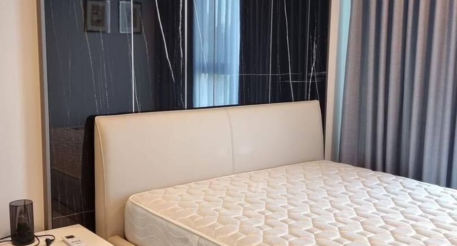 For rent 2 bedrooms condo in Huai Khwang, Bangkok