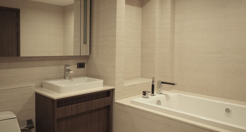 For rent 2 ベッドルーム condo in Sathon, Bangkok