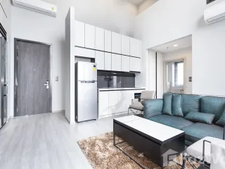 À louer 2 chambres condo à Phra Khanong, Bangkok