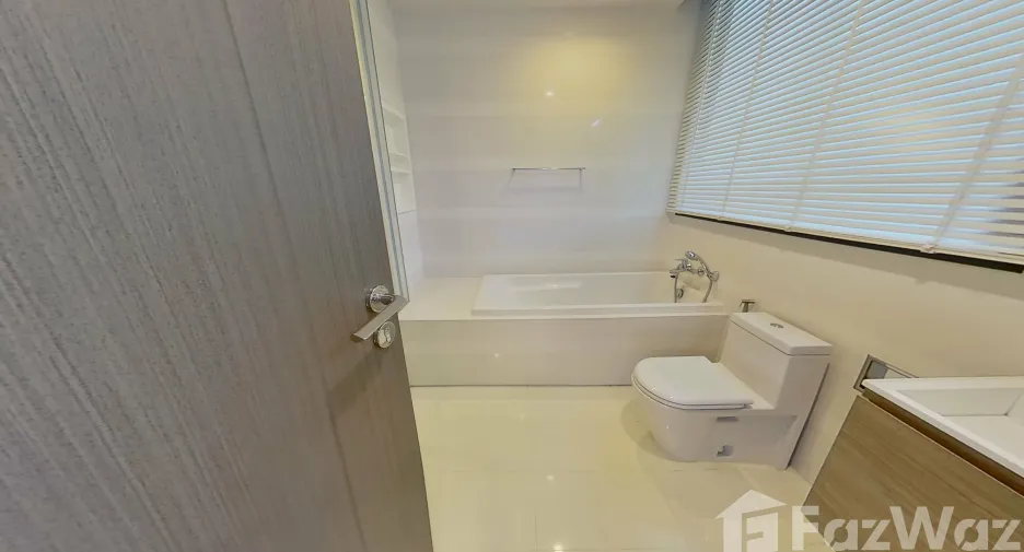 For rent 2 bedrooms condo in Khlong Toei, Bangkok