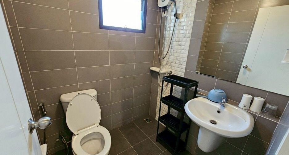 For rent 3 bedrooms townhouse in Sai Mai, Bangkok