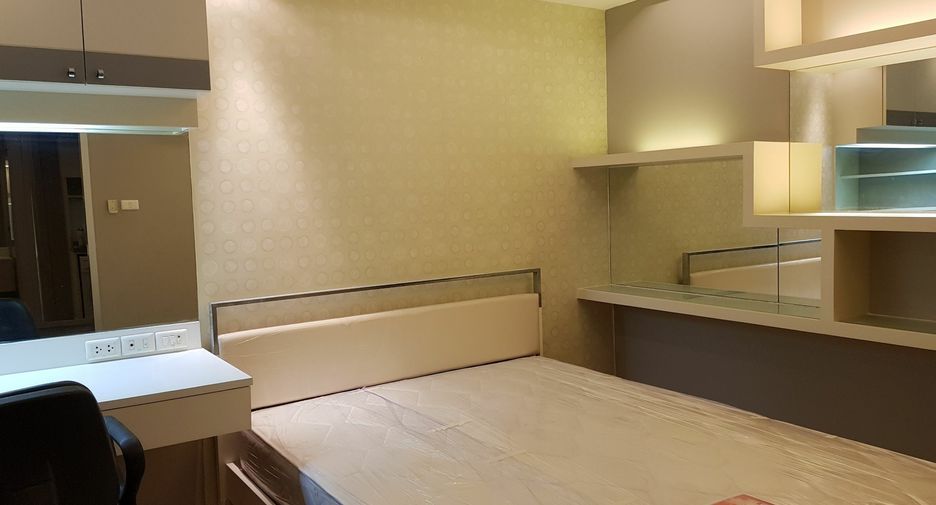 For rent 2 bedrooms condo in Khlong Toei, Bangkok