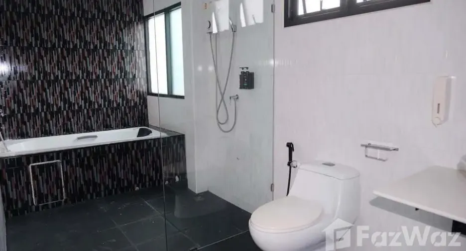 Haus zur Miete mit 6 Zimmer in Bang Na, Bangkok