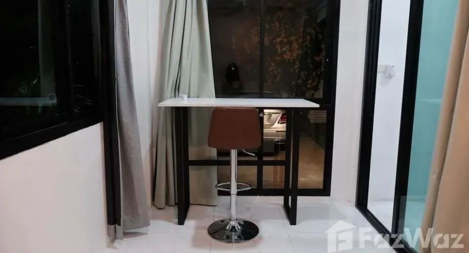 Haus zur Miete mit 6 Zimmer in Bang Na, Bangkok