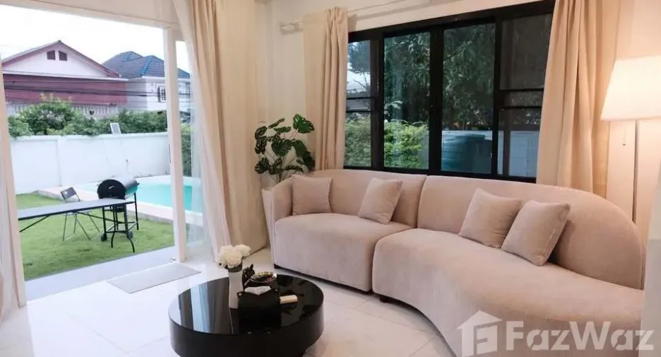 Haus zur Miete mit 6 Zimmer in Bang Na, Bangkok