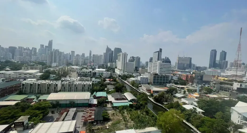 For rent 1 bed condo in Watthana, Bangkok