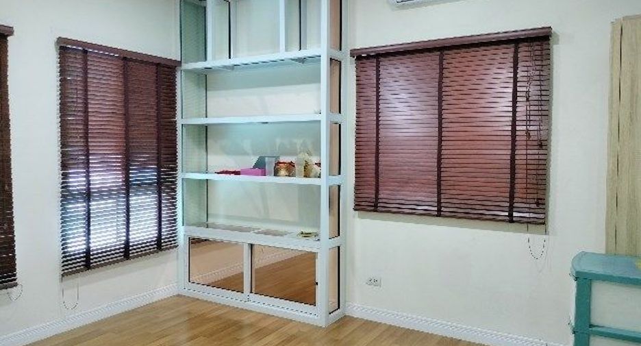 For rent 4 bedrooms house in Bang Phli, Samut Prakan