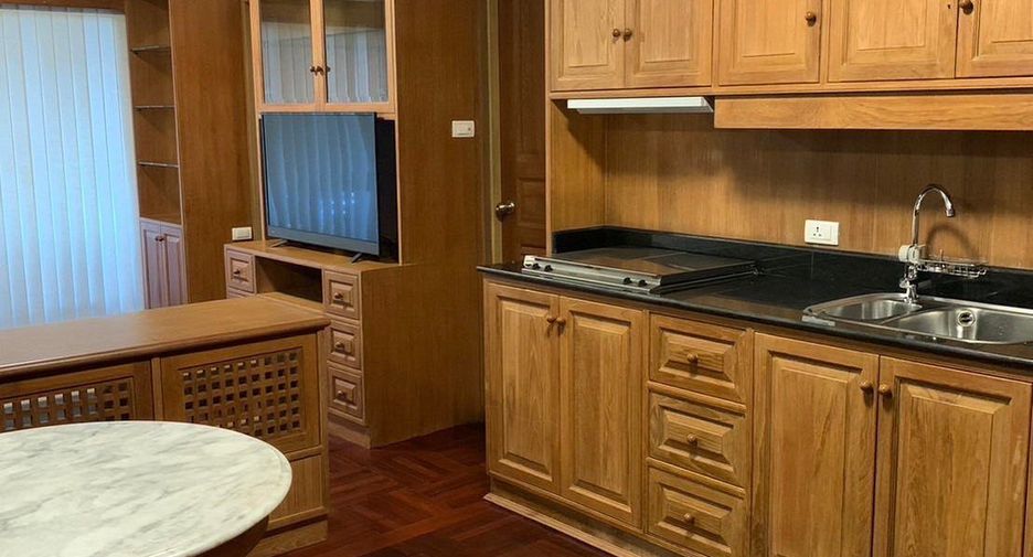 For rent 2 bedrooms condo in Chatuchak, Bangkok