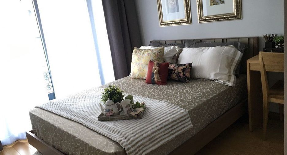 For rent 3 bedrooms condo in Khlong Toei, Bangkok