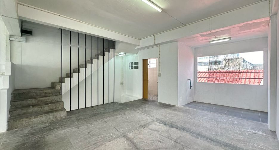 For rent 1 bed retail Space in Yan Nawa, Bangkok