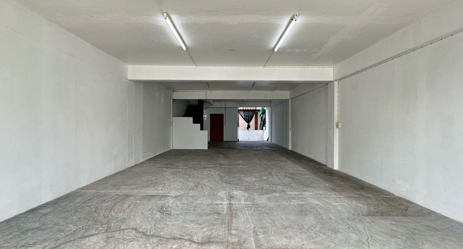 For rent 1 bed retail Space in Yan Nawa, Bangkok