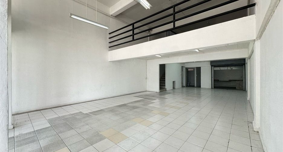 For rent 1 bed retail Space in Yan Nawa, Bangkok