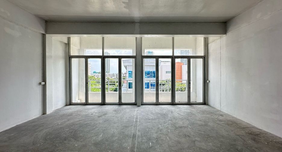 For rent 1 bed retail Space in Yan Nawa, Bangkok