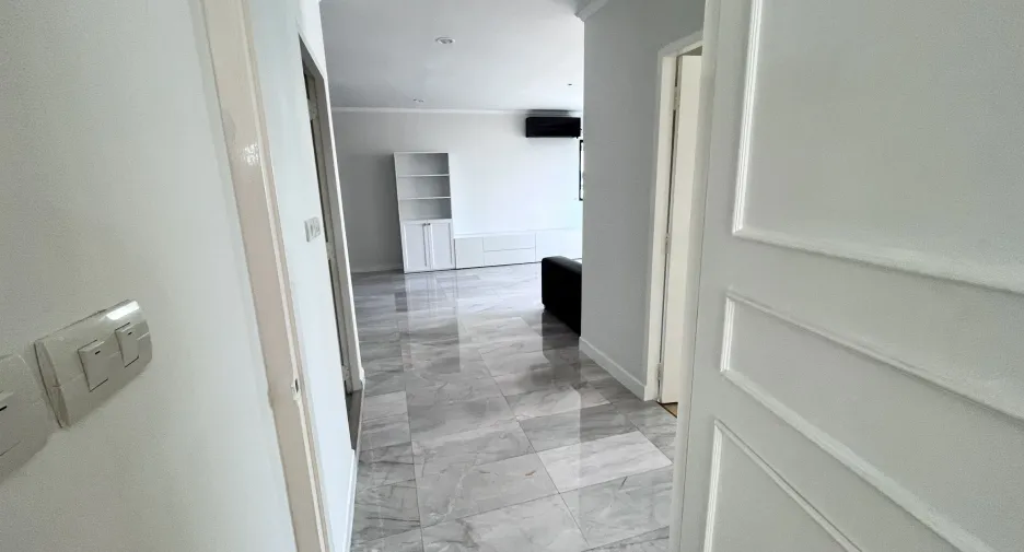 For rent 2 bedrooms condo in Sathon, Bangkok