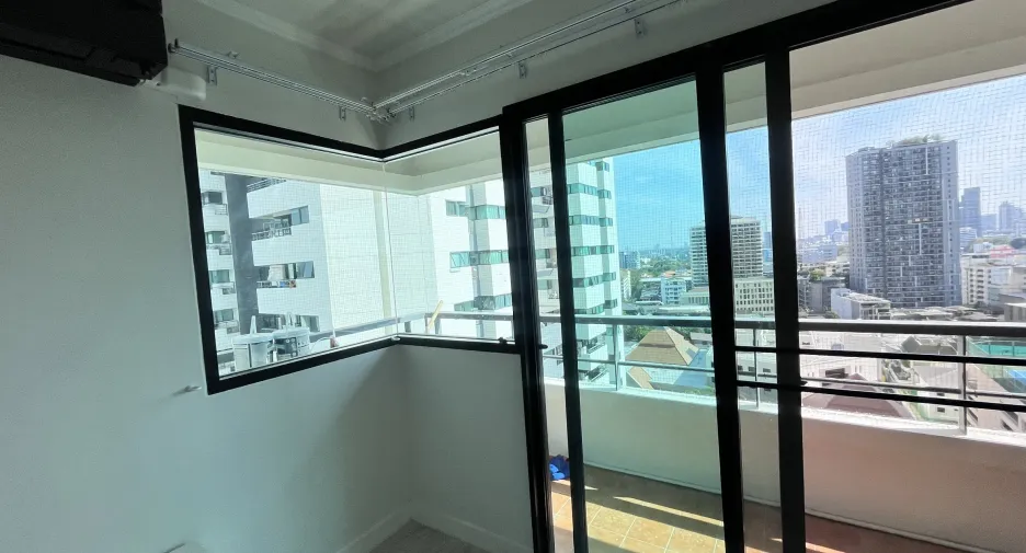 For rent 2 bedrooms condo in Sathon, Bangkok