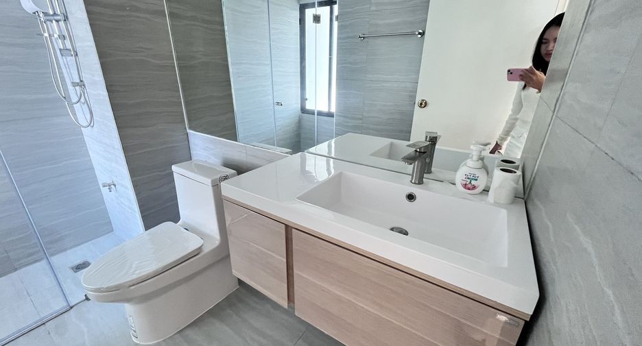 For rent 2 bedrooms condo in Sathon, Bangkok