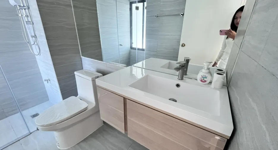 For rent 2 bedrooms condo in Sathon, Bangkok