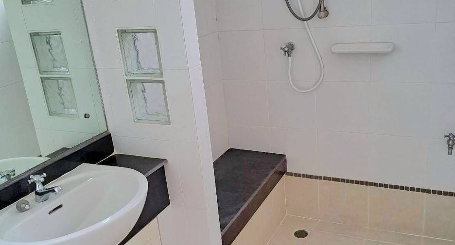 For rent 3 bedrooms house in Prawet, Bangkok