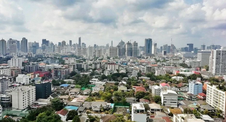 For rent 2 bedrooms condo in Watthana, Bangkok