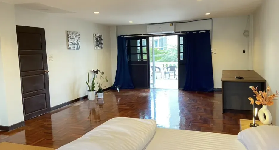 Reihenhaus zur Miete mit 6 Zimmer in Watthana, Bangkok